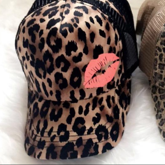 SALE! NWT Leopard Kiss Hat Cap - Picture 2 of 2